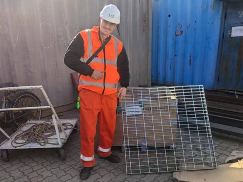 Proyecto de rejilla de acero soldado de prensa de forma especial en forma de aguas profundas